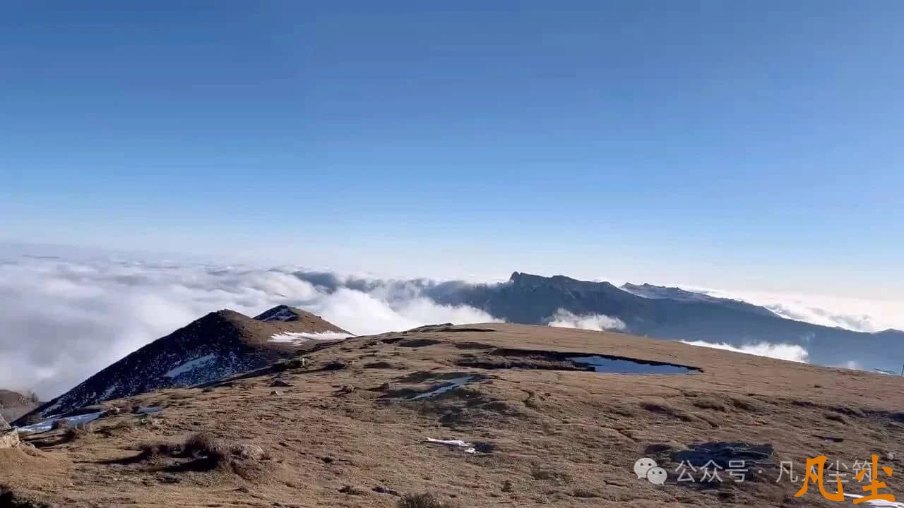 Featured image of post 贺兰山巴峰云海：苍穹下的诗意梦境